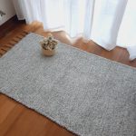medium white and grey rug