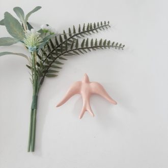 andorinha rosa pastel vidrada pequena