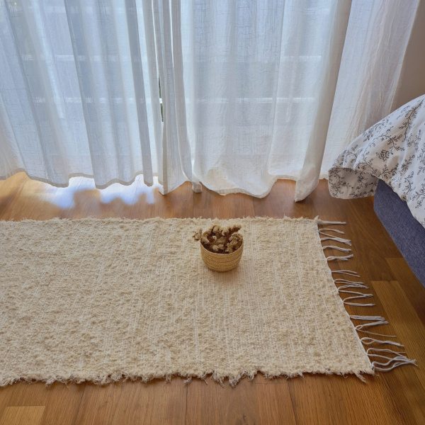 small cream rug