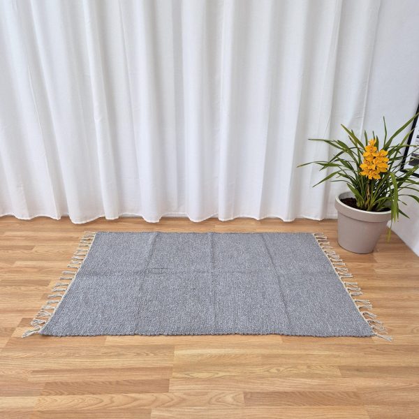 light grey rug, decorative rug